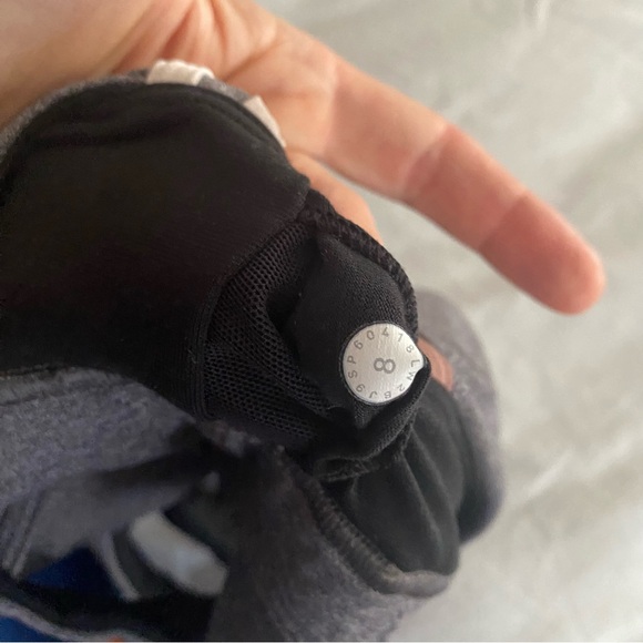 Lululemon Take a Hint Bra 8 - Picture 3 of 3